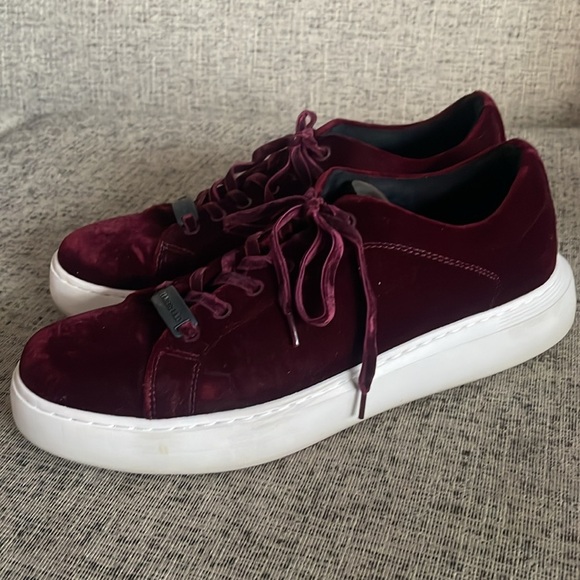 Karl Lagerfeld Velvet Dark Red Fall Sneakers Size 9.5 - Picture 3 of 15